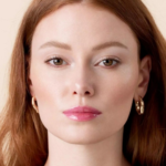 Catrice Glossin' Glow Tinted Lipstick Oil 010 – Image 2