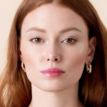 Catrice Glossin' Glow Tinted Lipstick Oil 020 – Image 2