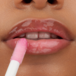 Essence Hydra Kiss Lipstick Oil 03 – Image 3