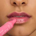 Essence The Super Peptide Glossy Lipstick Treatment 05 – Image 4